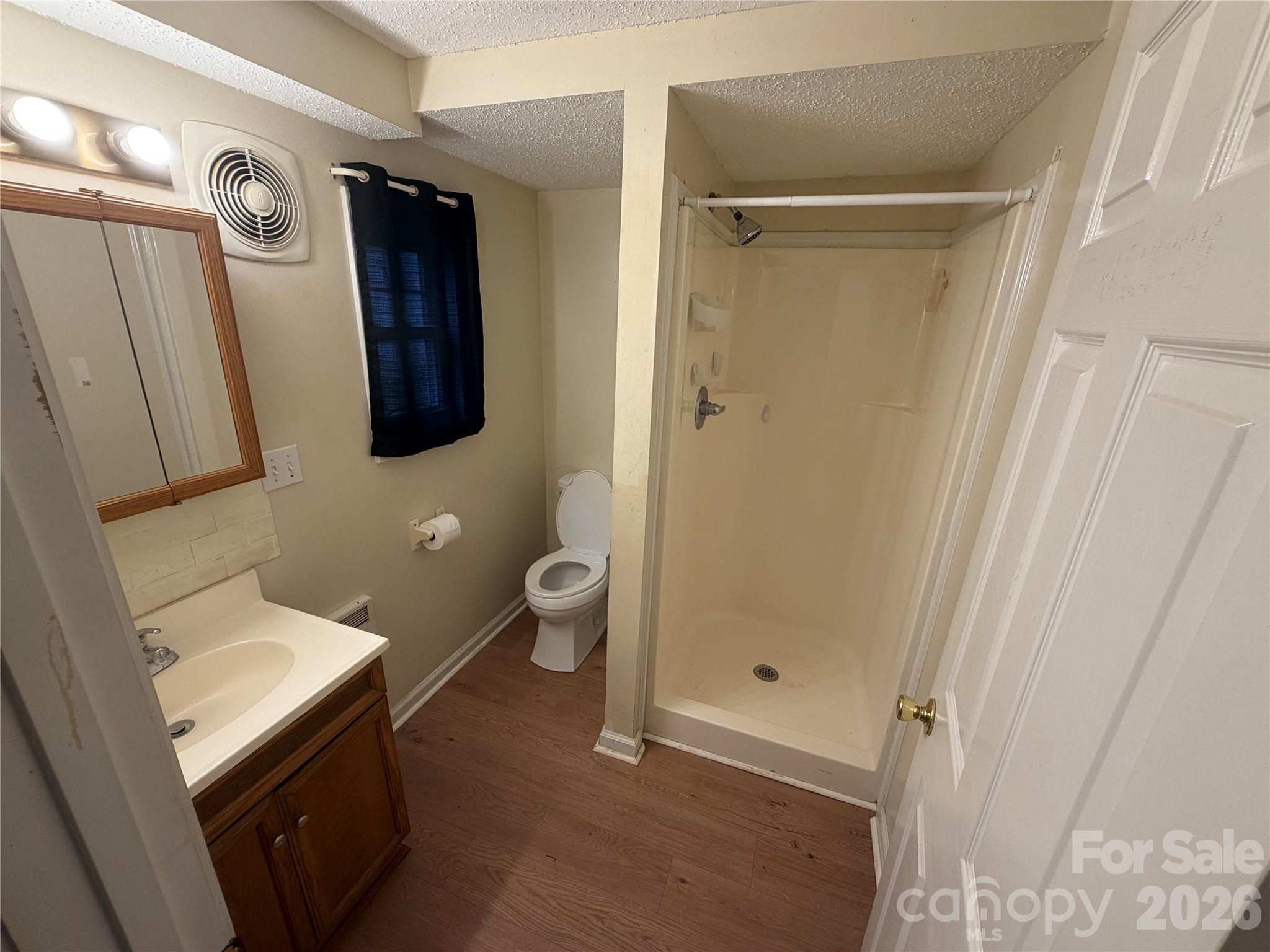 401 N Lakeside Drive Property Photo 11