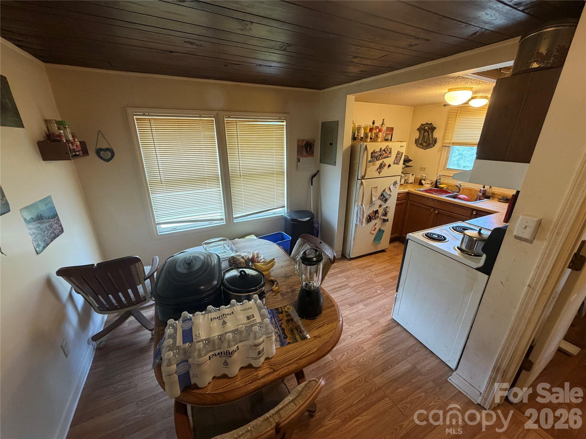 401 N Lakeside Drive Property Photo 14
