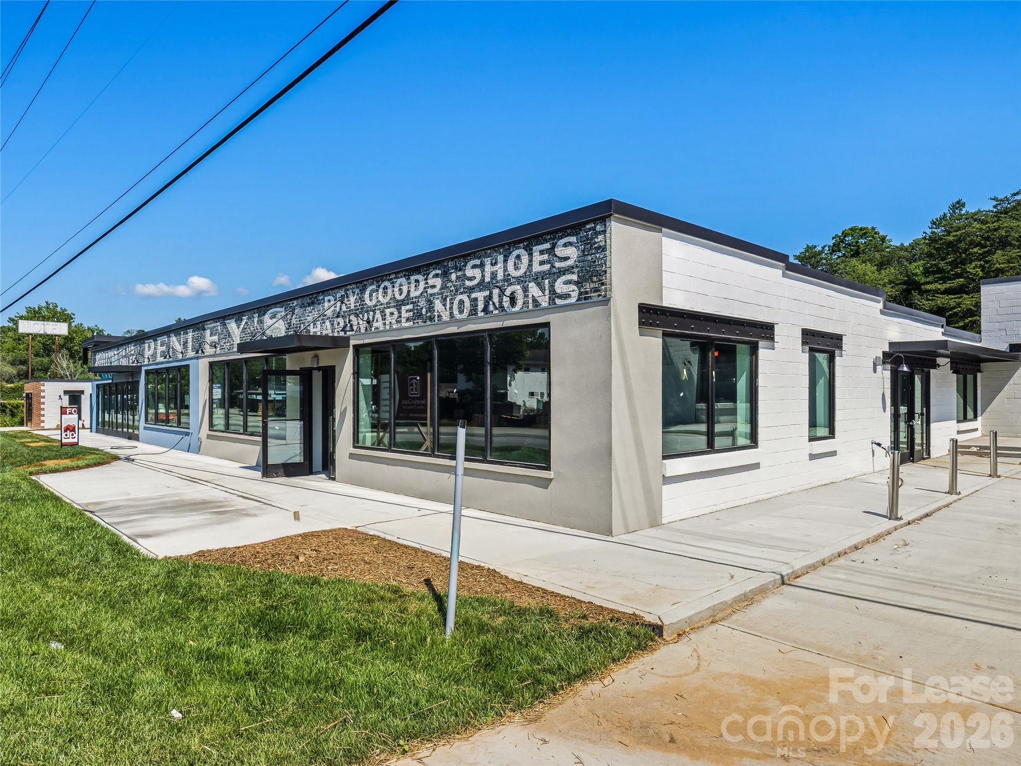 1449 Smokey Park Highway Property Photo 1