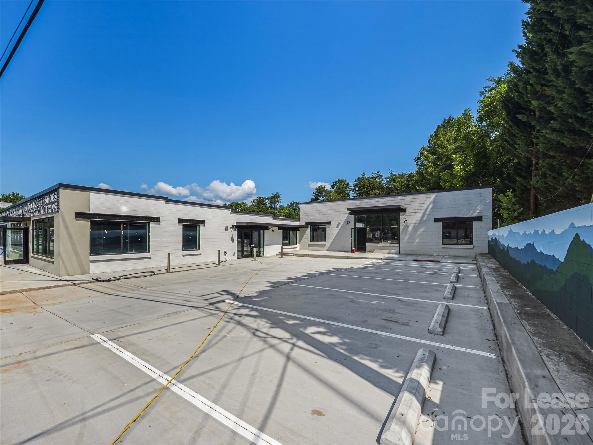 1449 Smokey Park Highway Property Photo 5