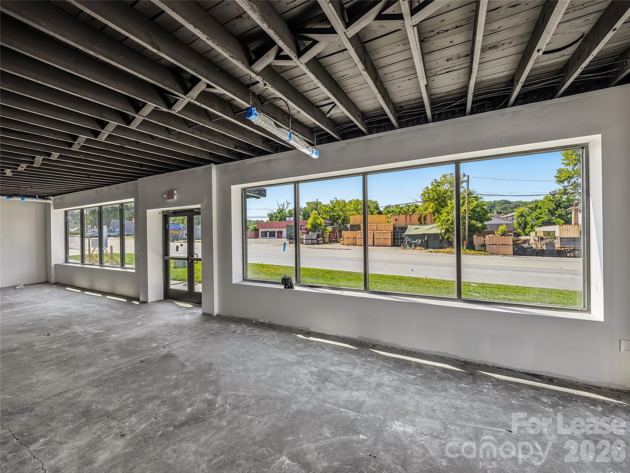 1449 Smokey Park Highway Property Photo 10