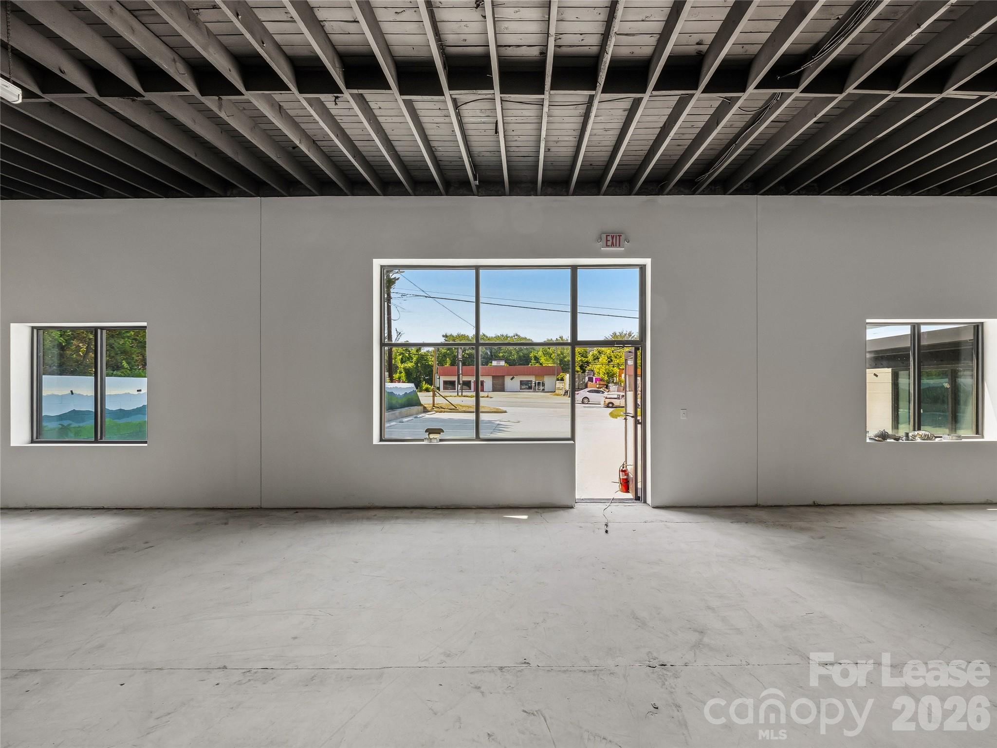 1449 Smokey Park Highway Property Photo 11