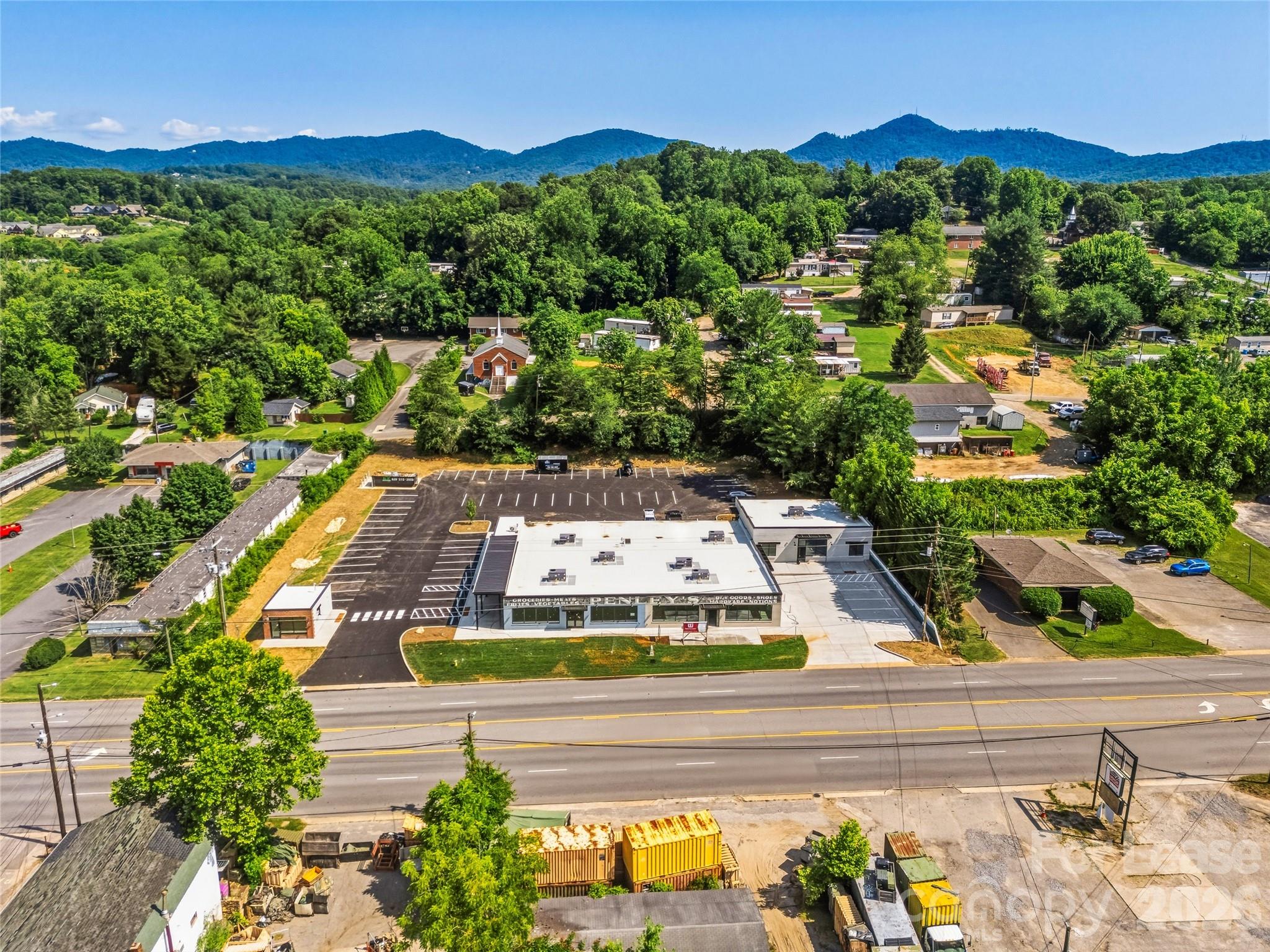 1449 Smokey Park Highway Property Photo 17