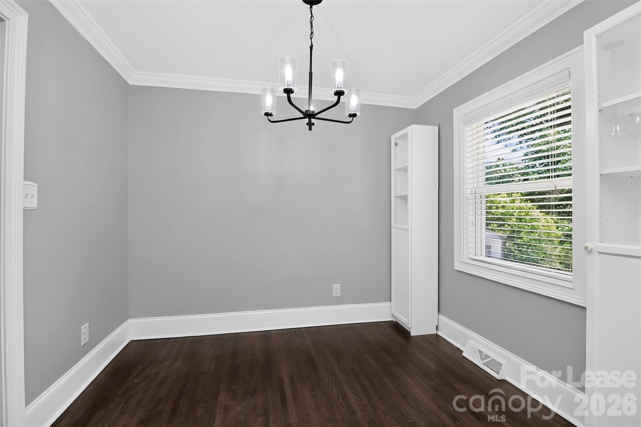 3945 Winfield Drive Property Photo 4