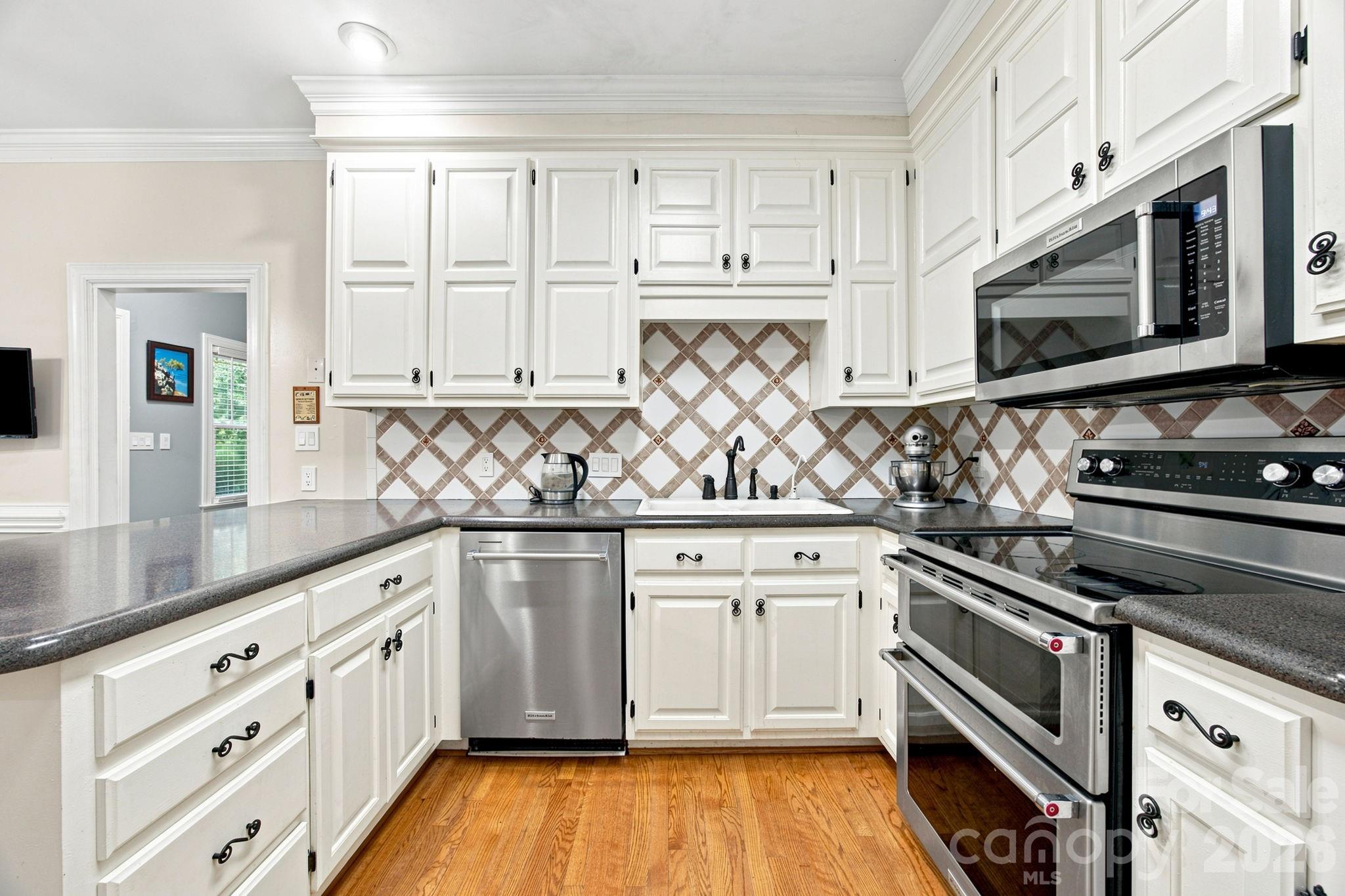 115 Valley Glen Drive Property Photo 18