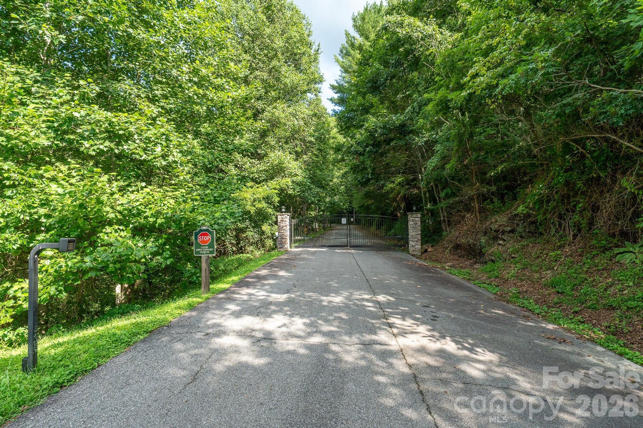 565 Pine Cone Trail Property Photo 16