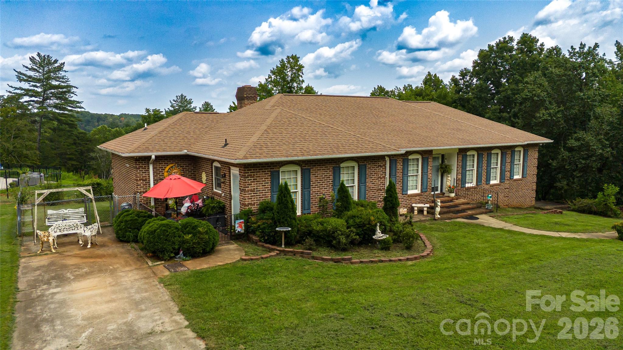 100 Oakridge Drive Property Photo 2