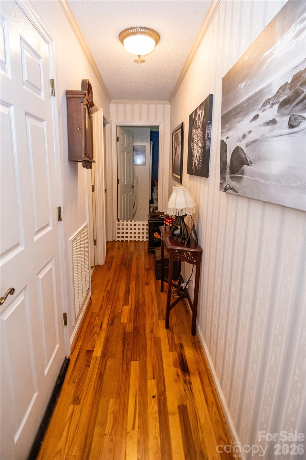 100 Oakridge Drive Property Photo 16