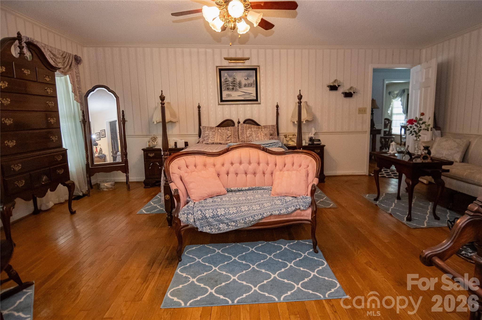 100 Oakridge Drive Property Photo 18