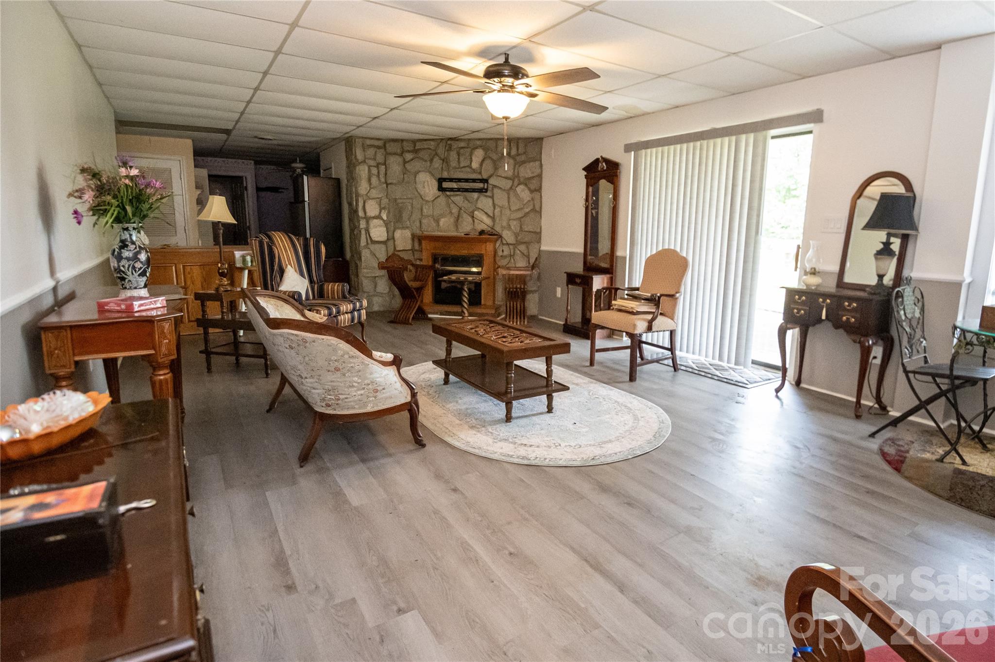 100 Oakridge Drive Property Photo 25