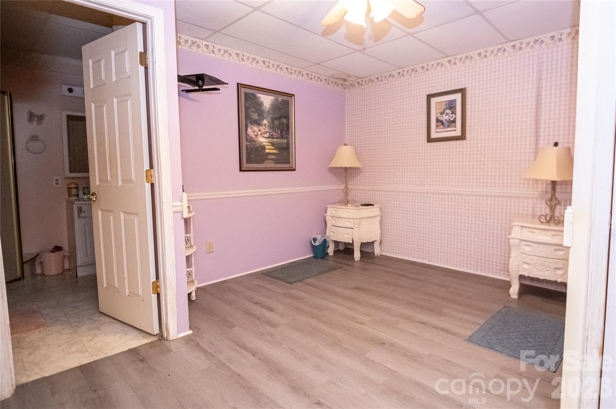 100 Oakridge Drive Property Photo 28