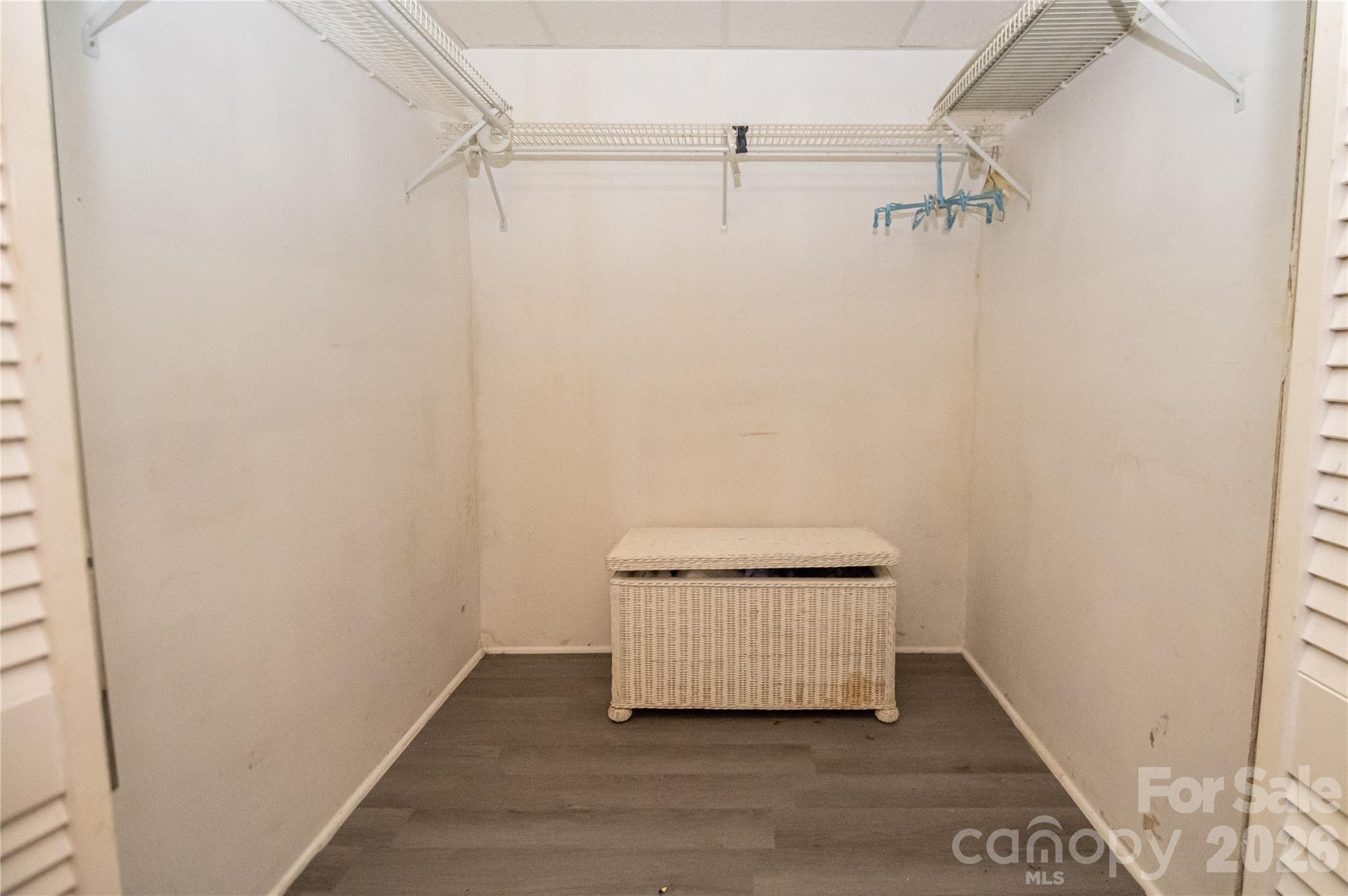 100 Oakridge Drive Property Photo 29