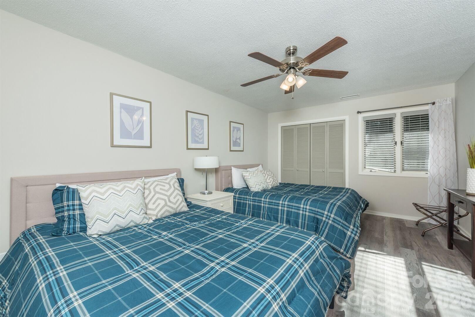 156 W Lake Drive 1301 Property Photo 14