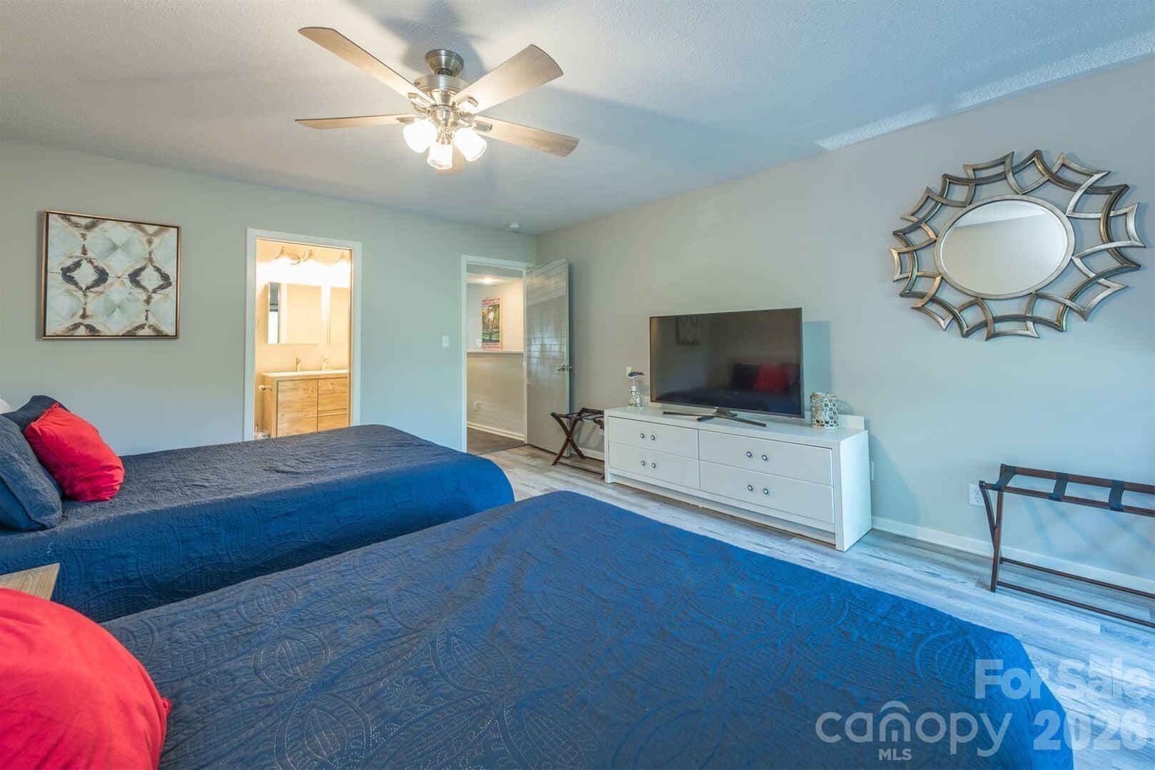 156 W Lake Drive 1301 Property Photo 16