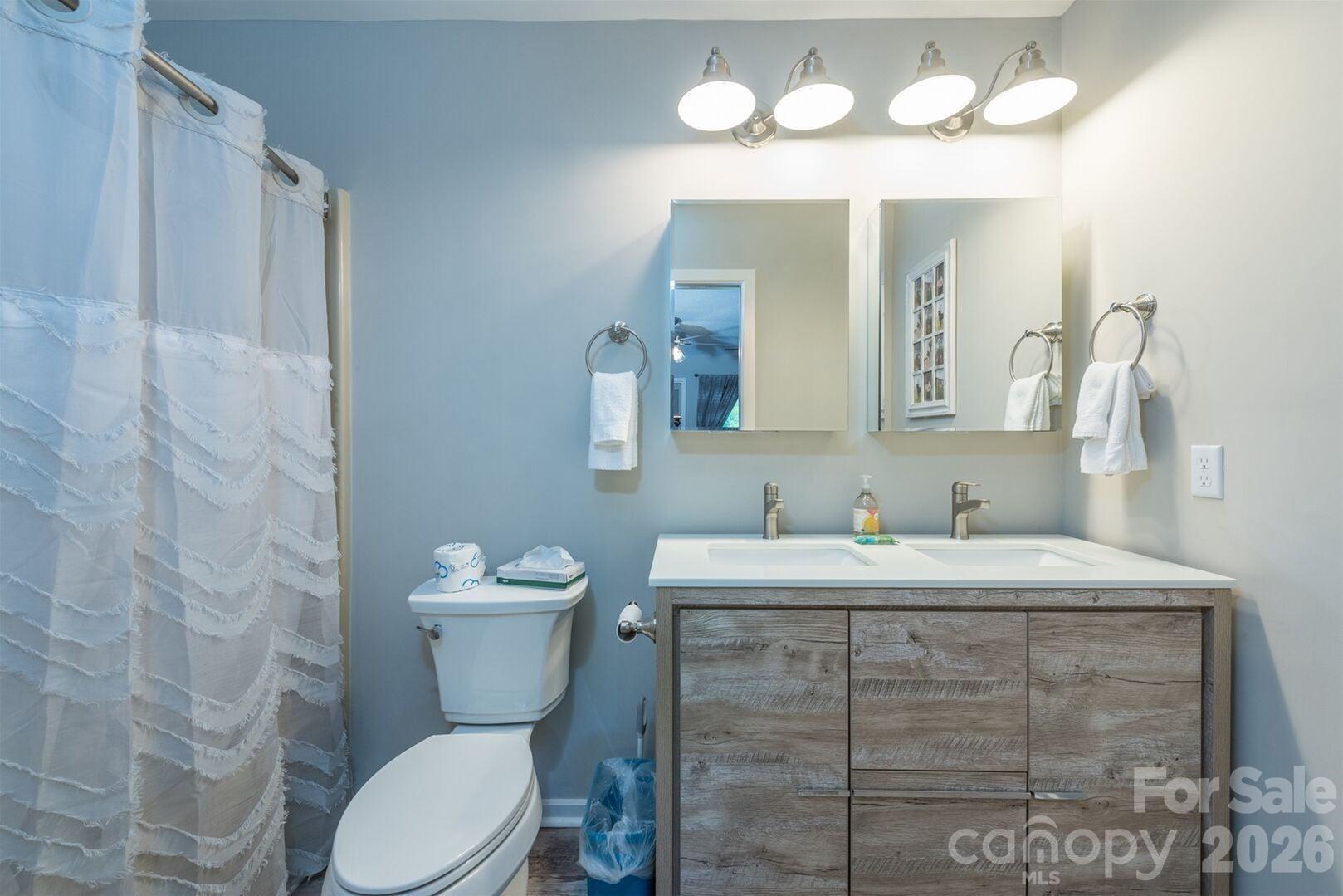156 W Lake Drive 1301 Property Photo 17