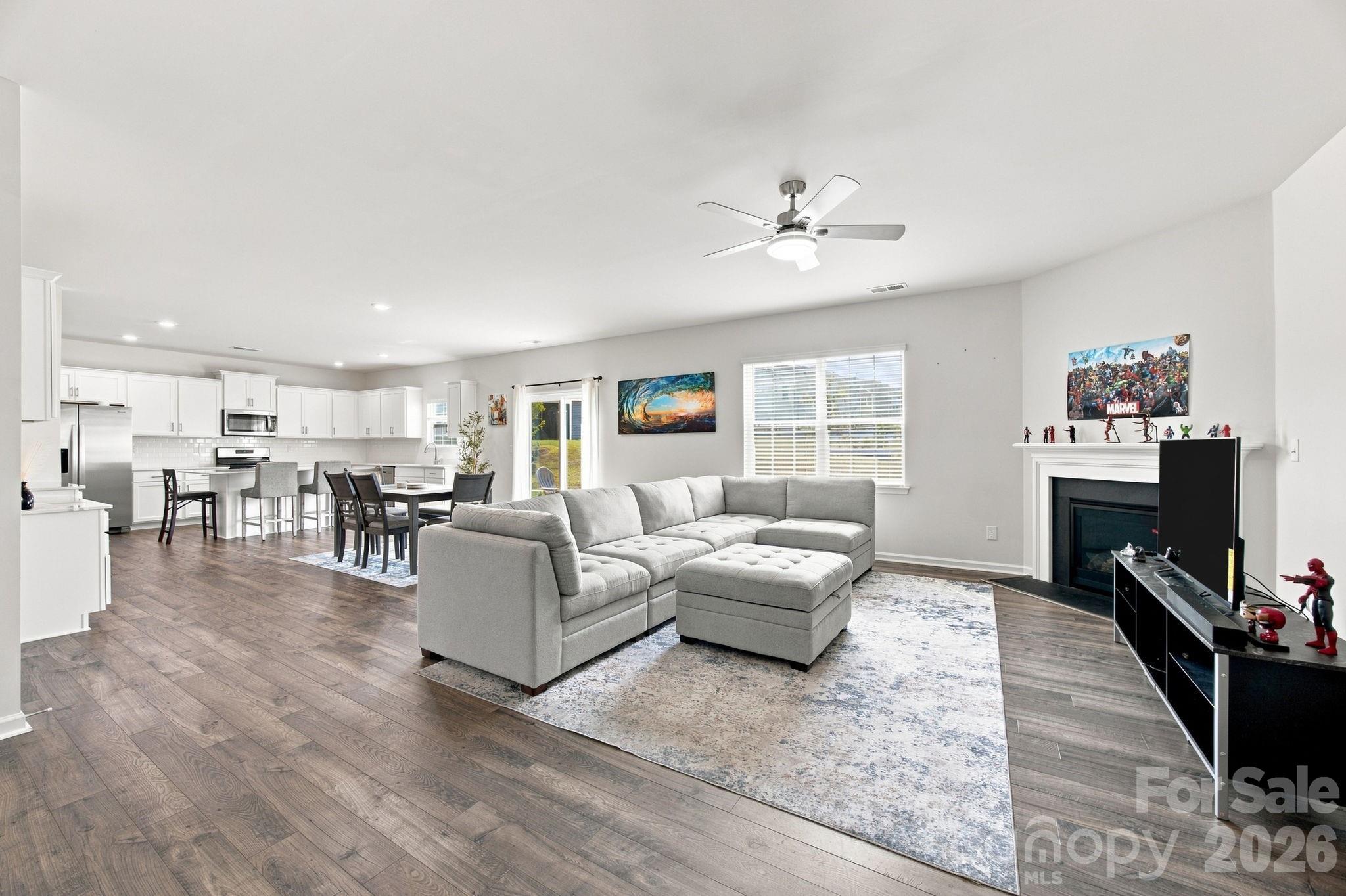 9251 Mackinaw Drive Property Photo 4