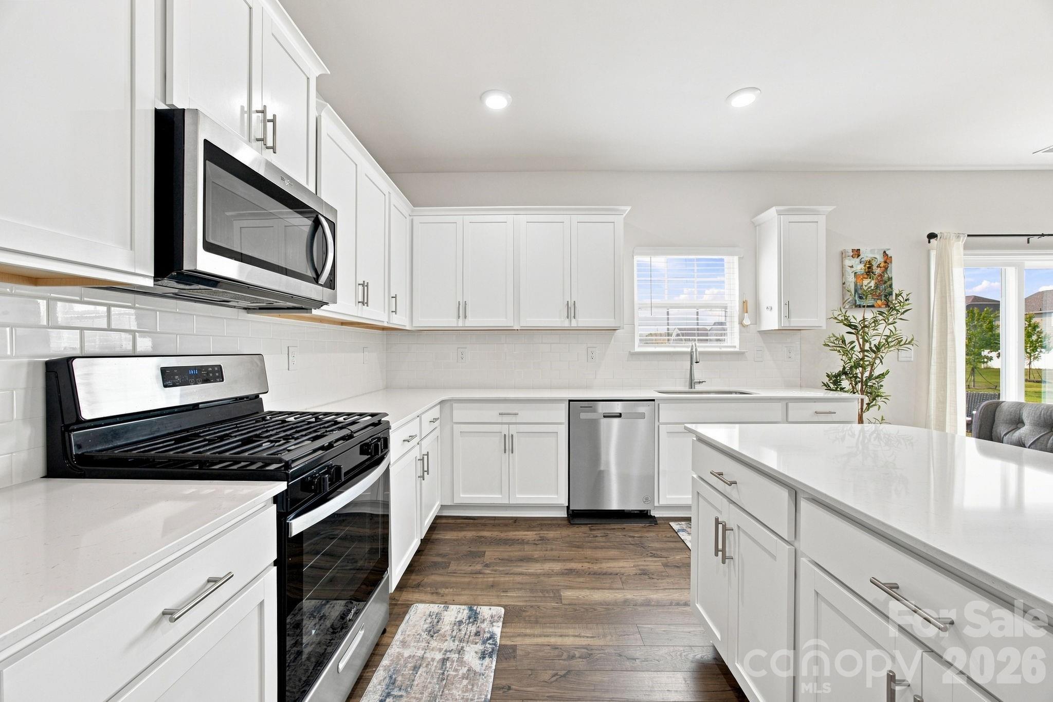 9251 Mackinaw Drive Property Photo 10