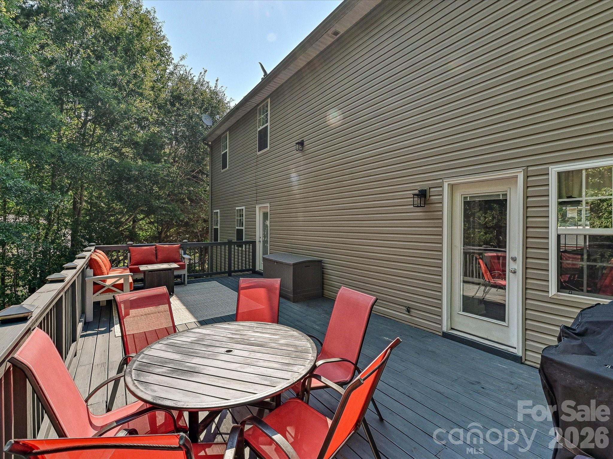 1401 Wall Street Property Photo 23