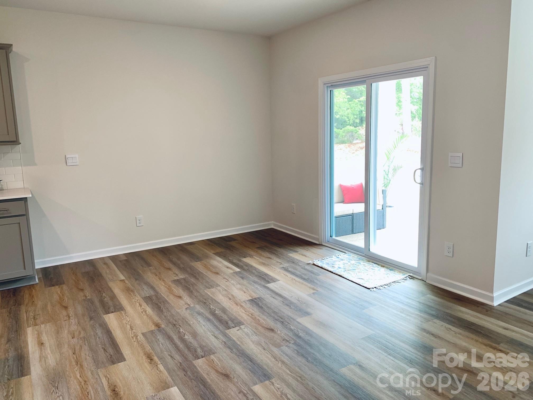 3664 Mercer Street Property Photo 6