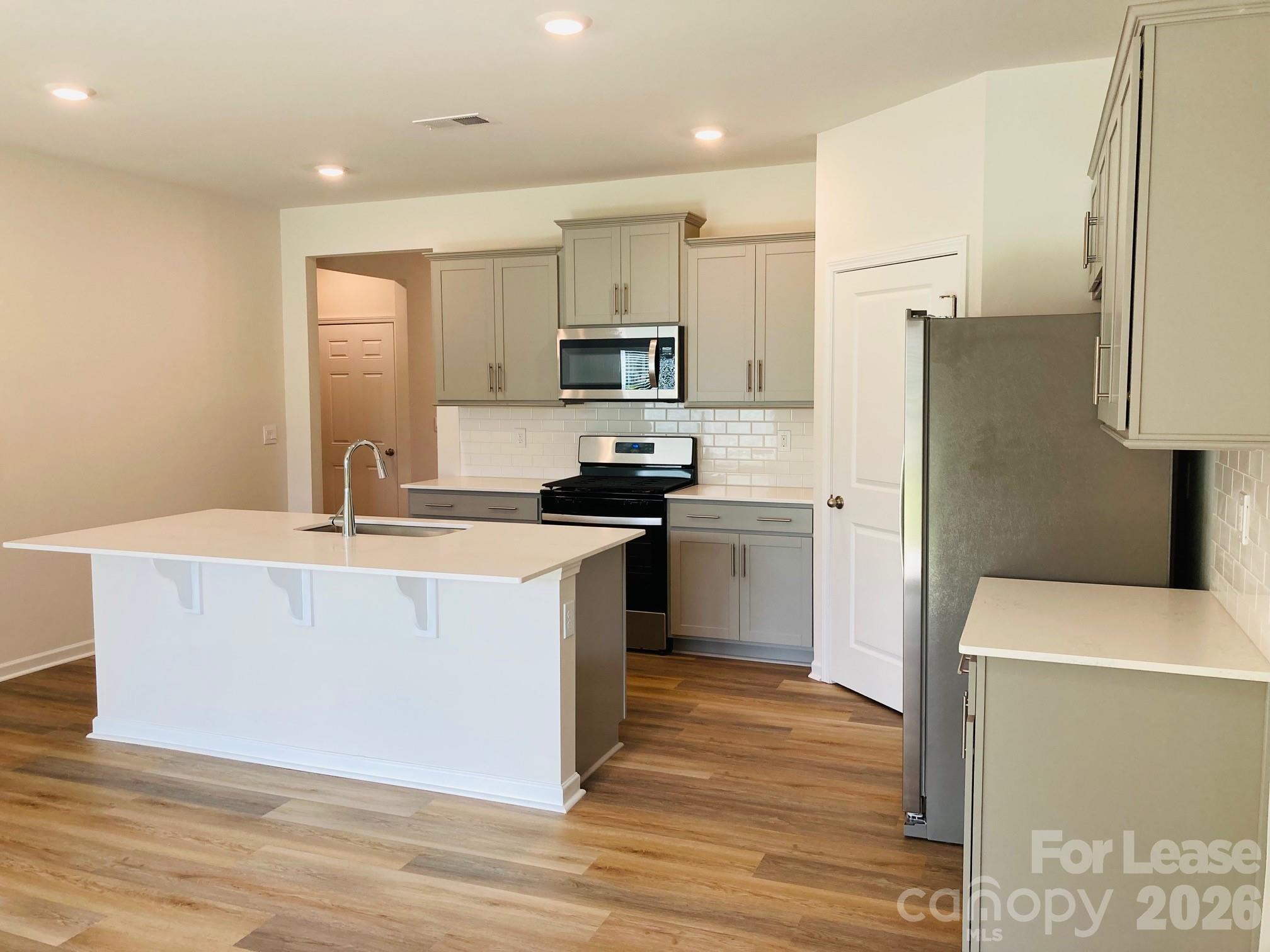 3664 Mercer Street Property Photo 8