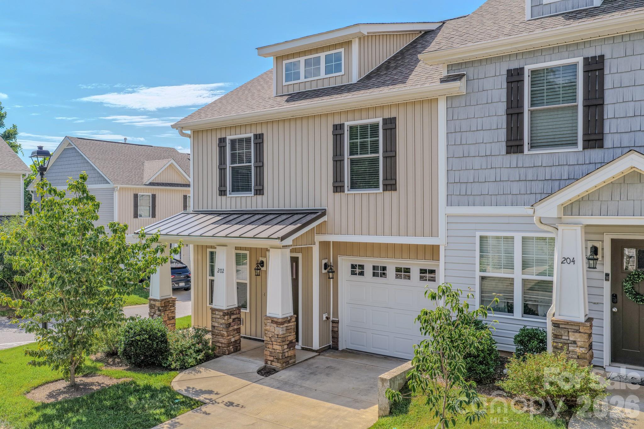 202 Stoney Point Way Property Photo 1