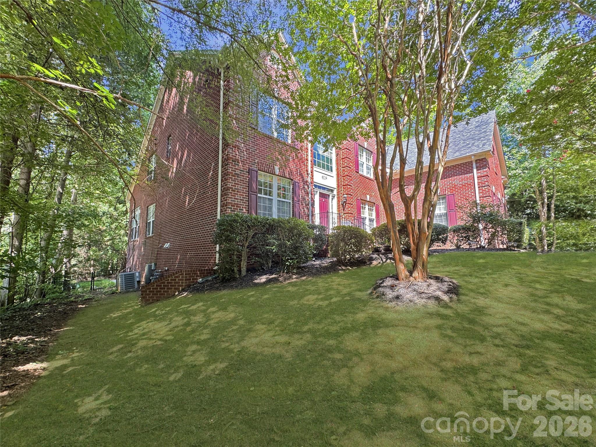 6119 Savannah Grace Lane Property Photo 1