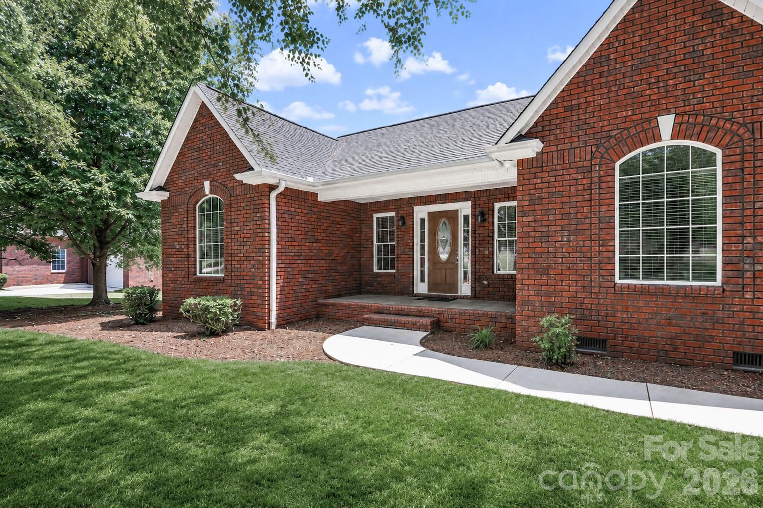 115 Seven Springs Loop Property Photo 2