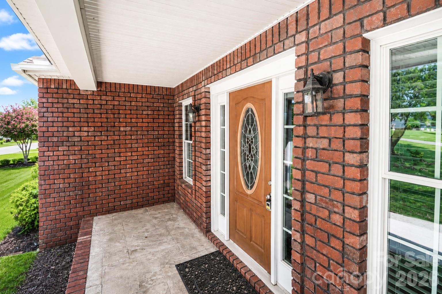 115 Seven Springs Loop Property Photo 5