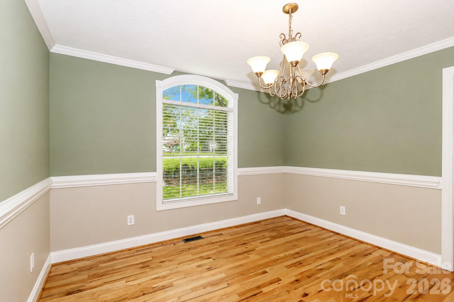 115 Seven Springs Loop Property Photo 9