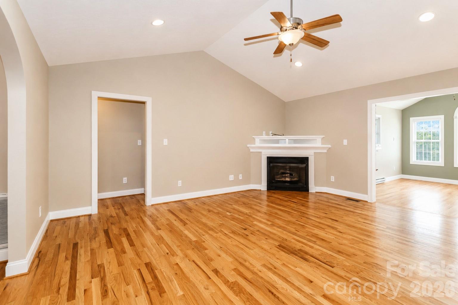 115 Seven Springs Loop Property Photo 13