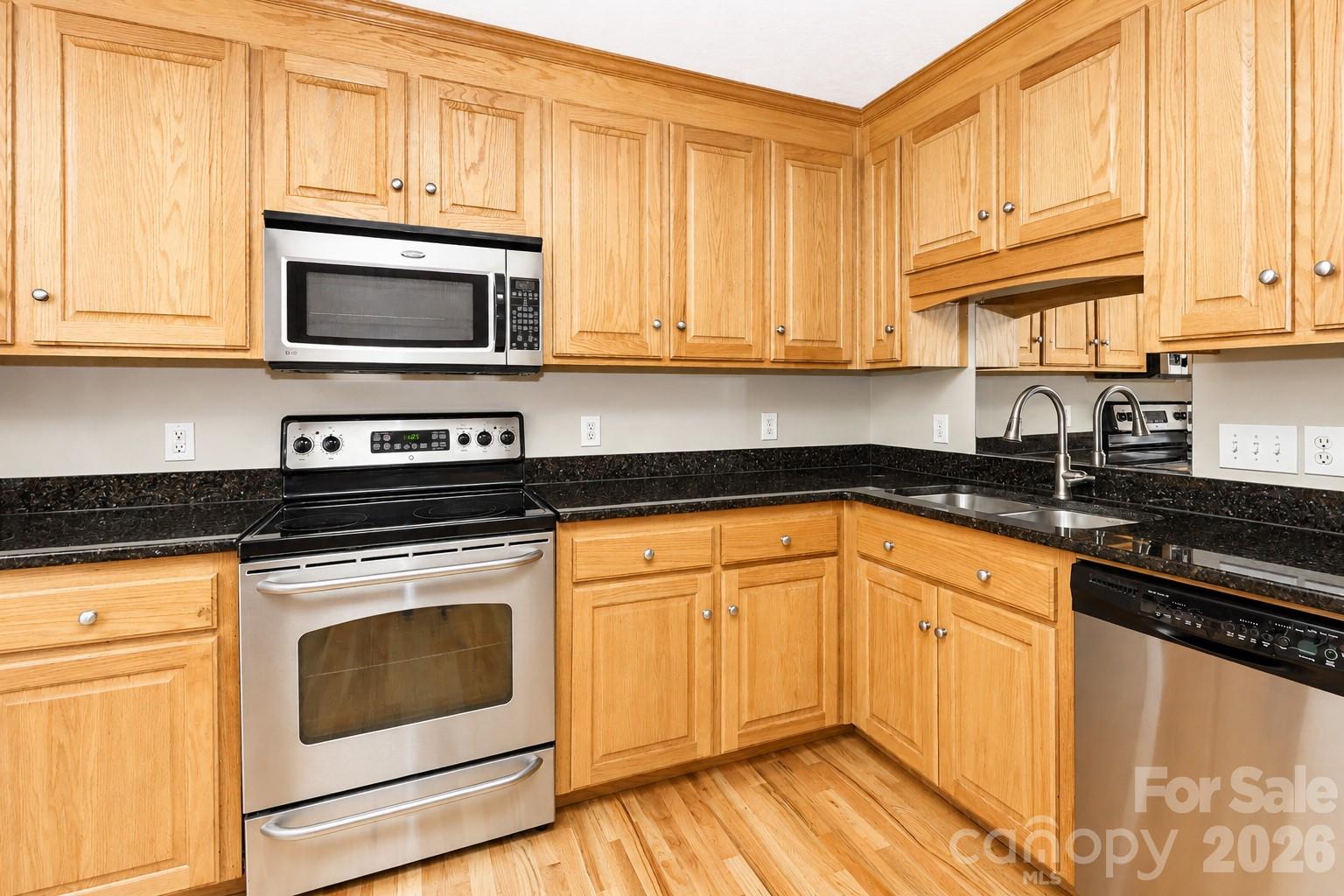 115 Seven Springs Loop Property Photo 20