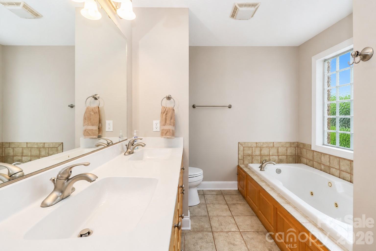 115 Seven Springs Loop Property Photo 25