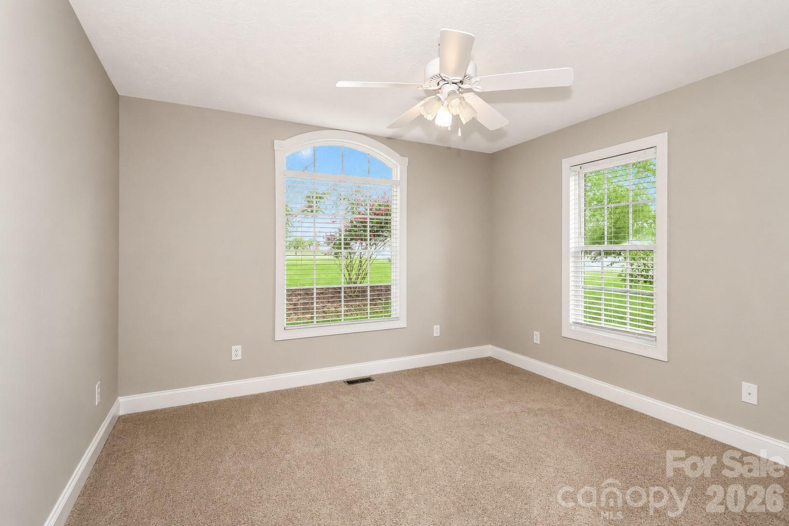 115 Seven Springs Loop Property Photo 30