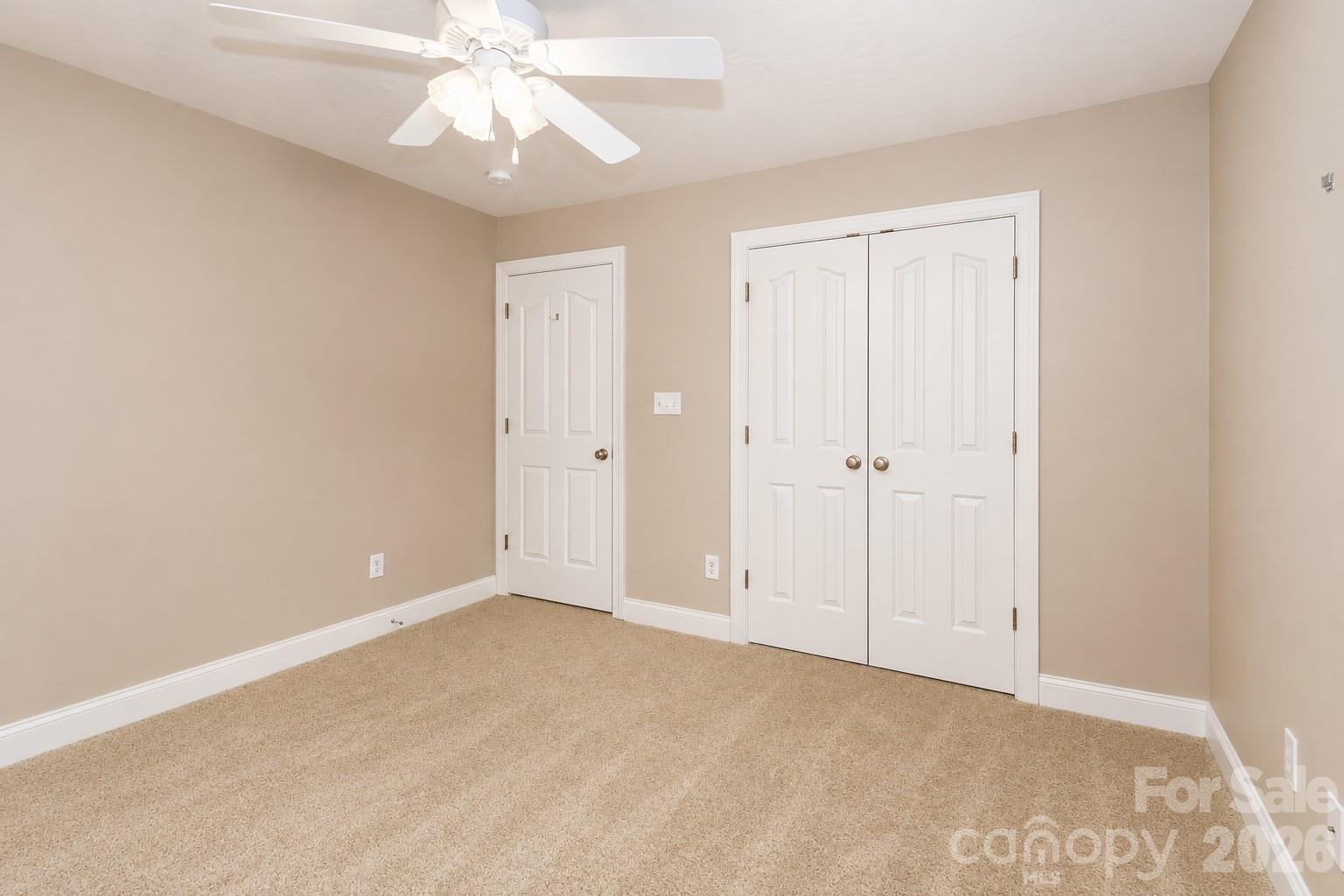 115 Seven Springs Loop Property Photo 34