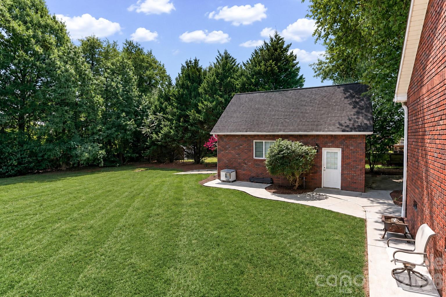 115 Seven Springs Loop Property Photo 45