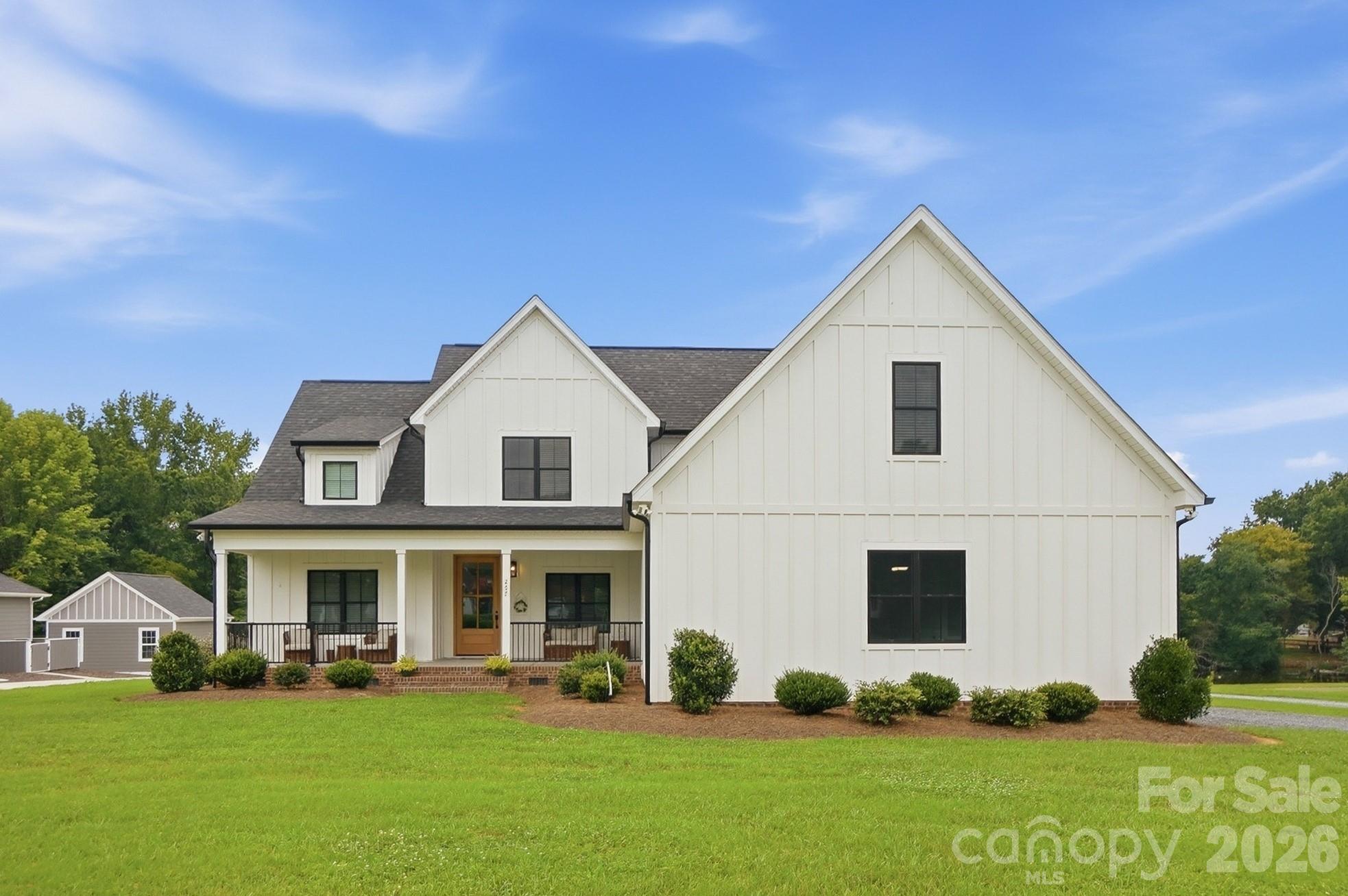 257 Glenwood Drive Property Photo 2