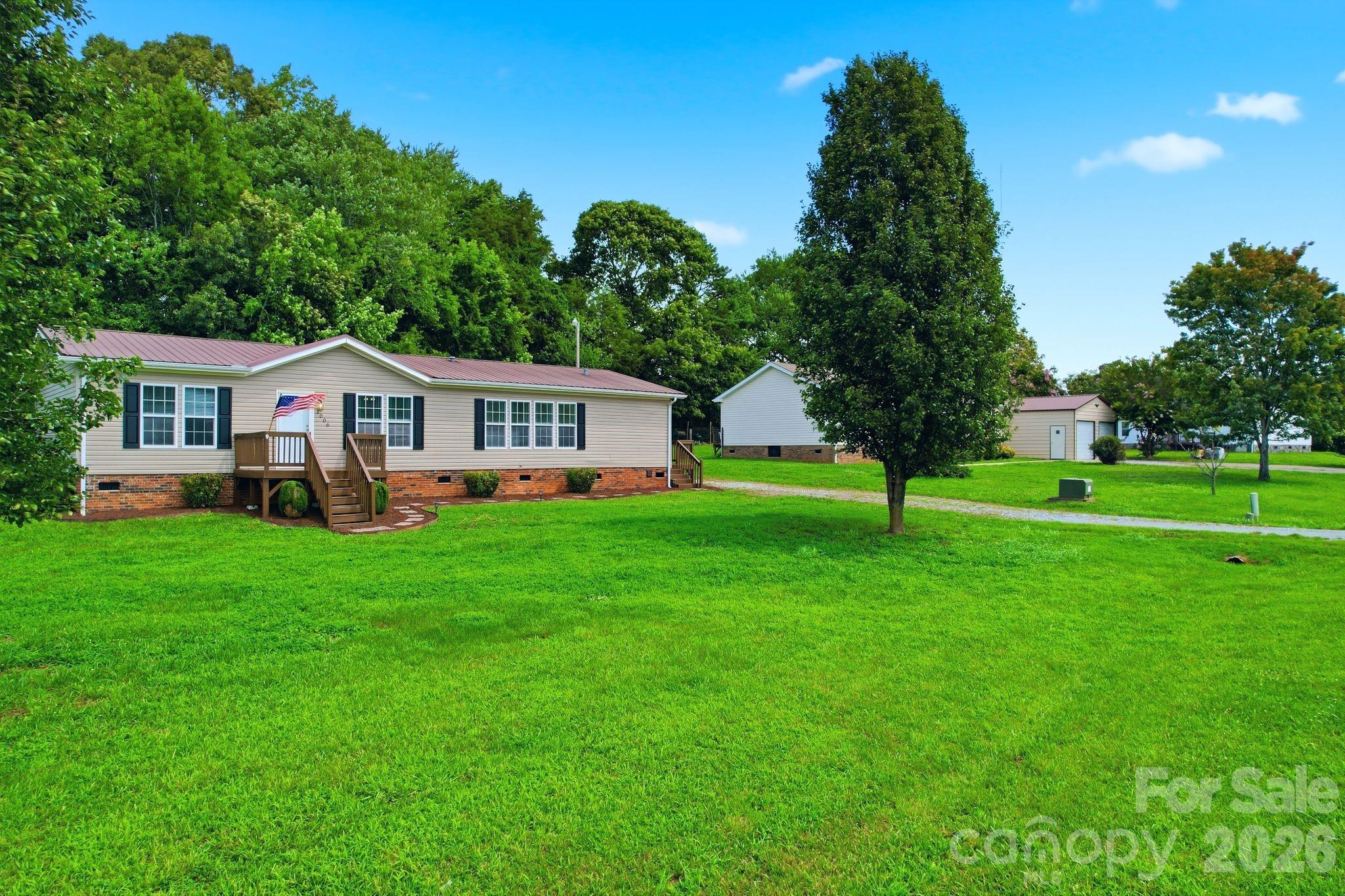 1006 Canada Drive Property Photo 2