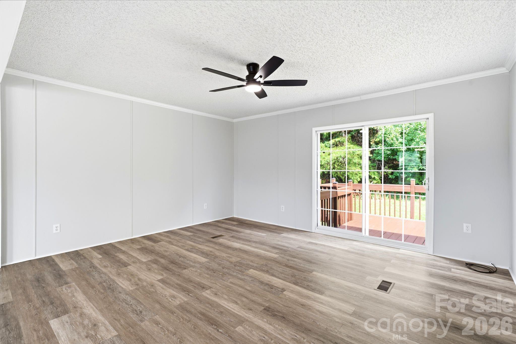 1006 Canada Drive Property Photo 7