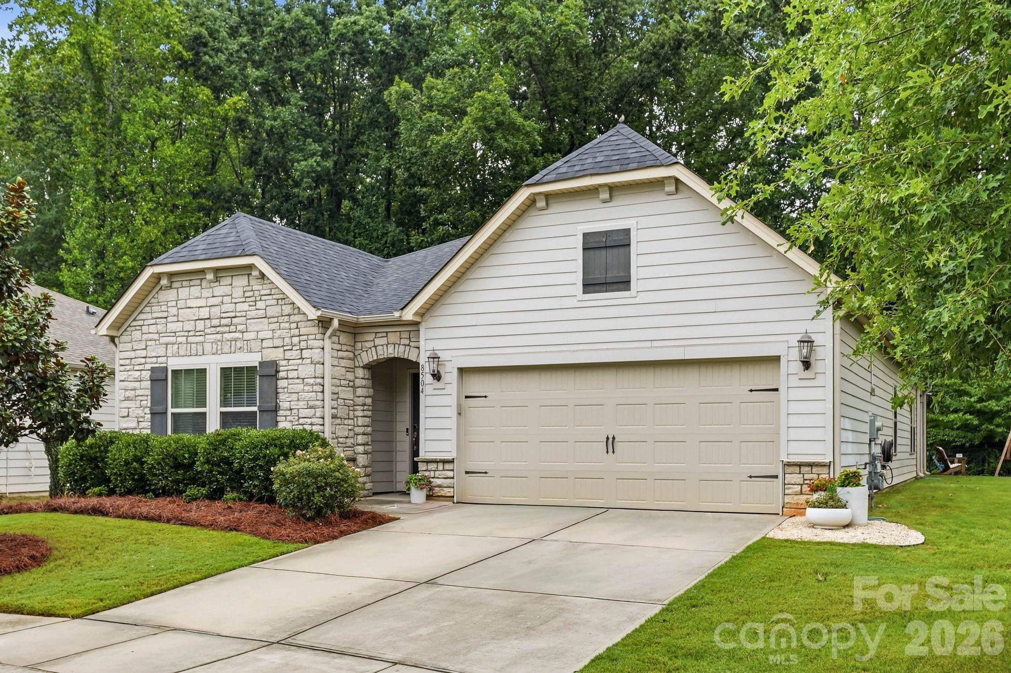 8504 Pennegrove Circle Property Photo 1
