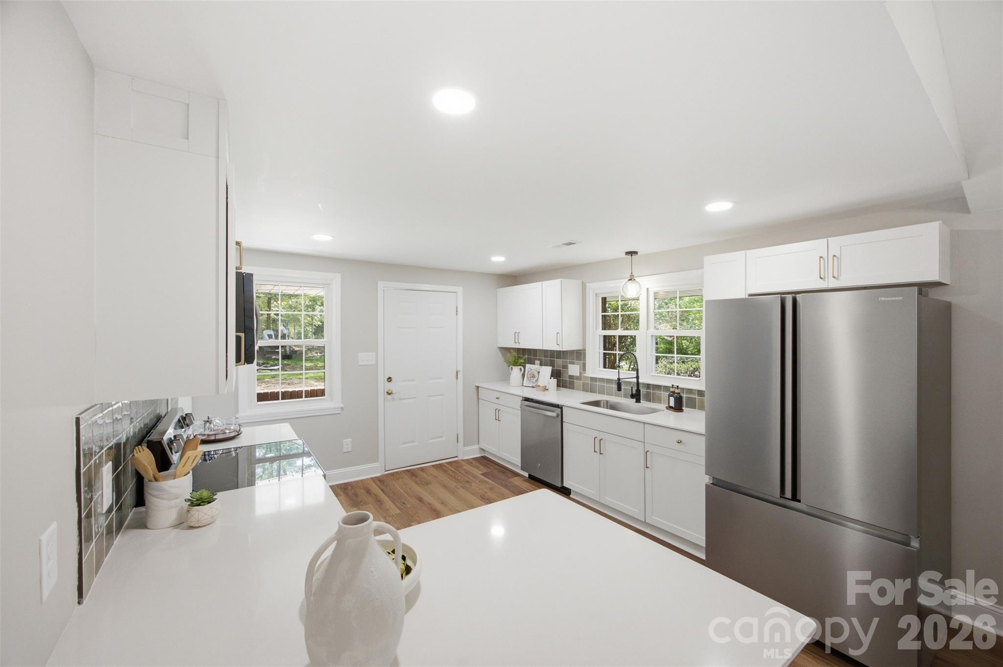 8223 Knollwood Circle Property Photo 4