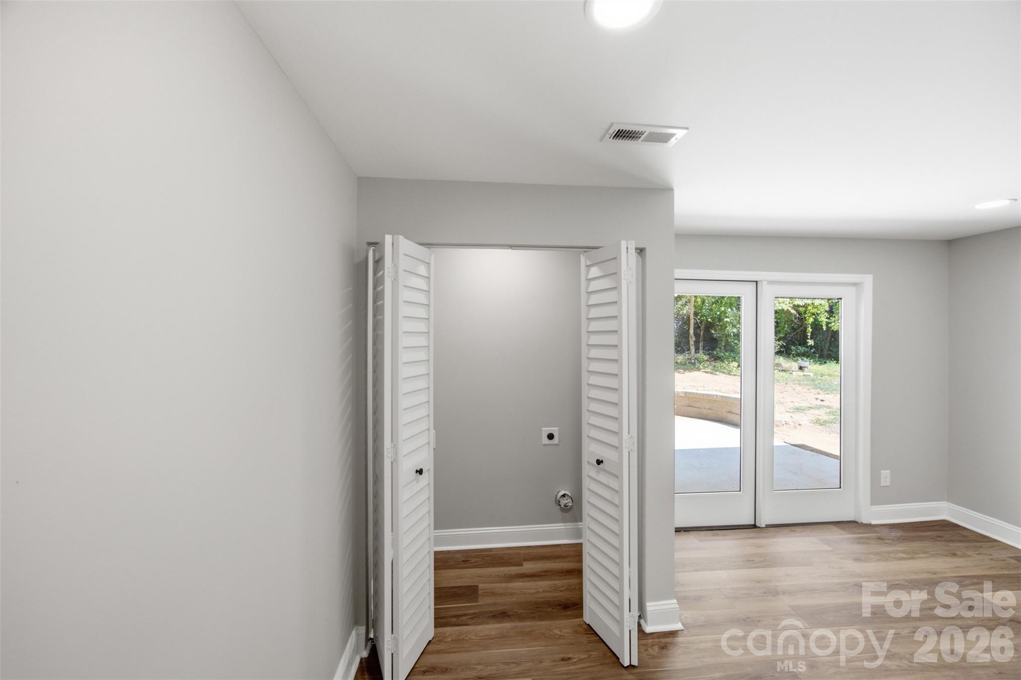 8223 Knollwood Circle Property Photo 15
