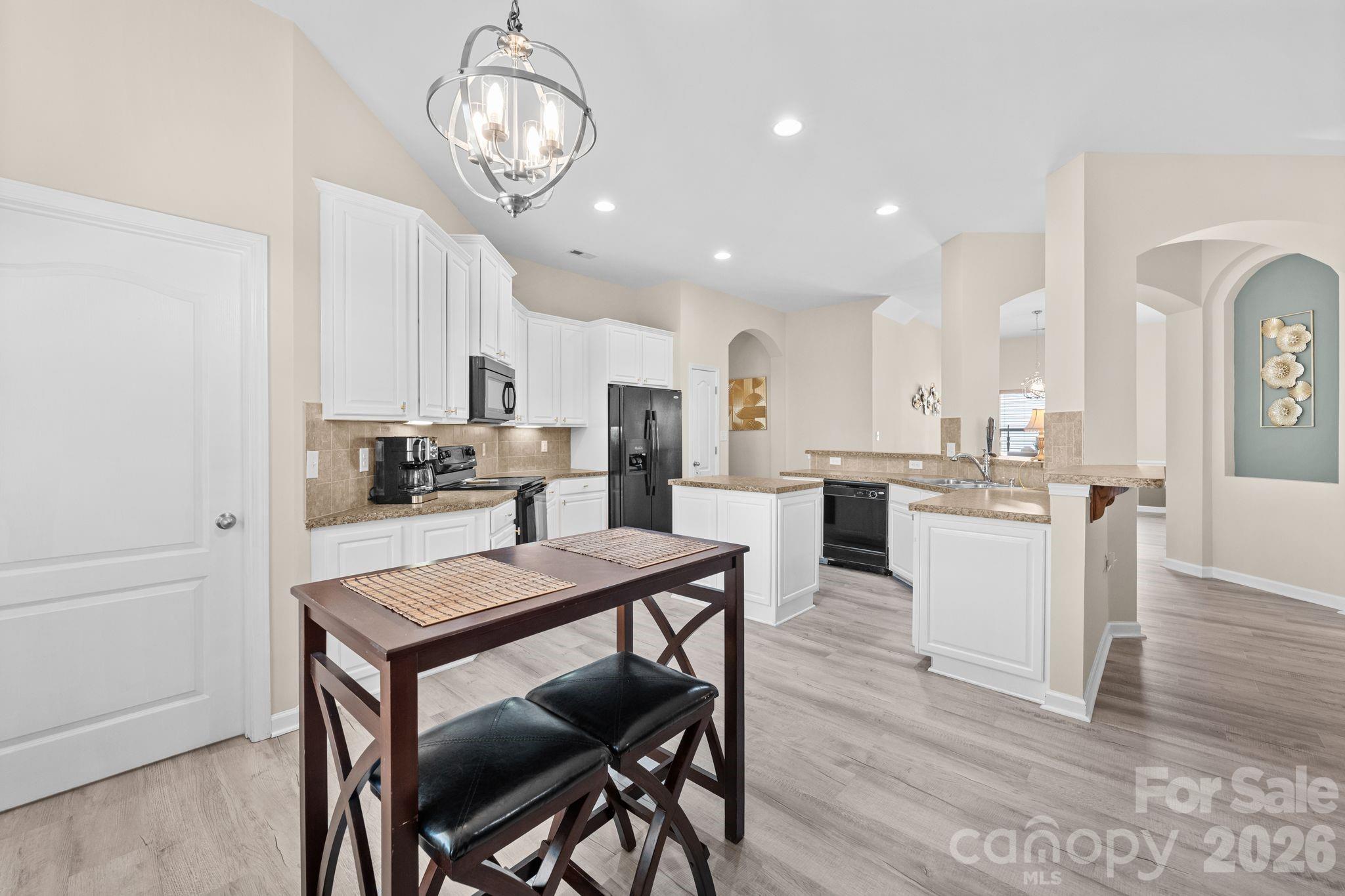 3813 Quiet Creek Circle Property Photo 7