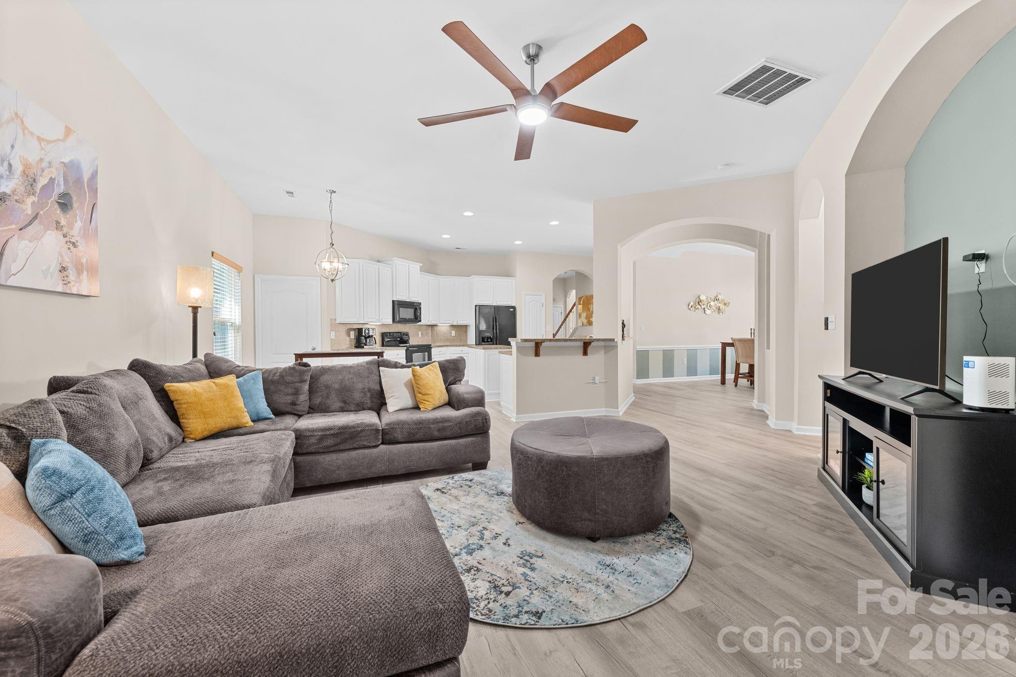 3813 Quiet Creek Circle Property Photo 8