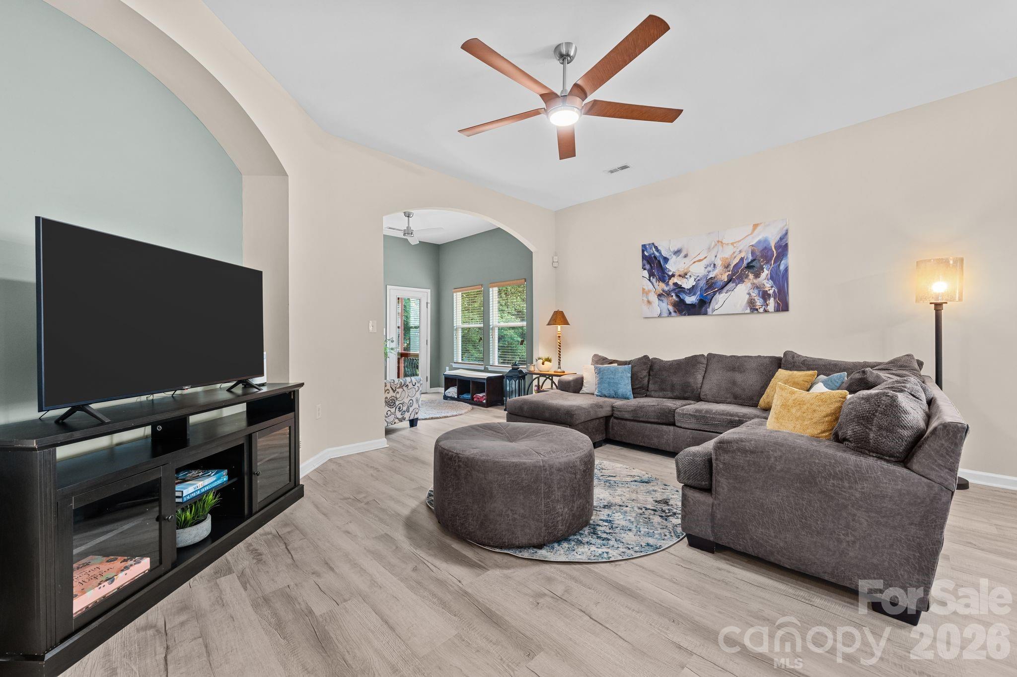 3813 Quiet Creek Circle Property Photo 9