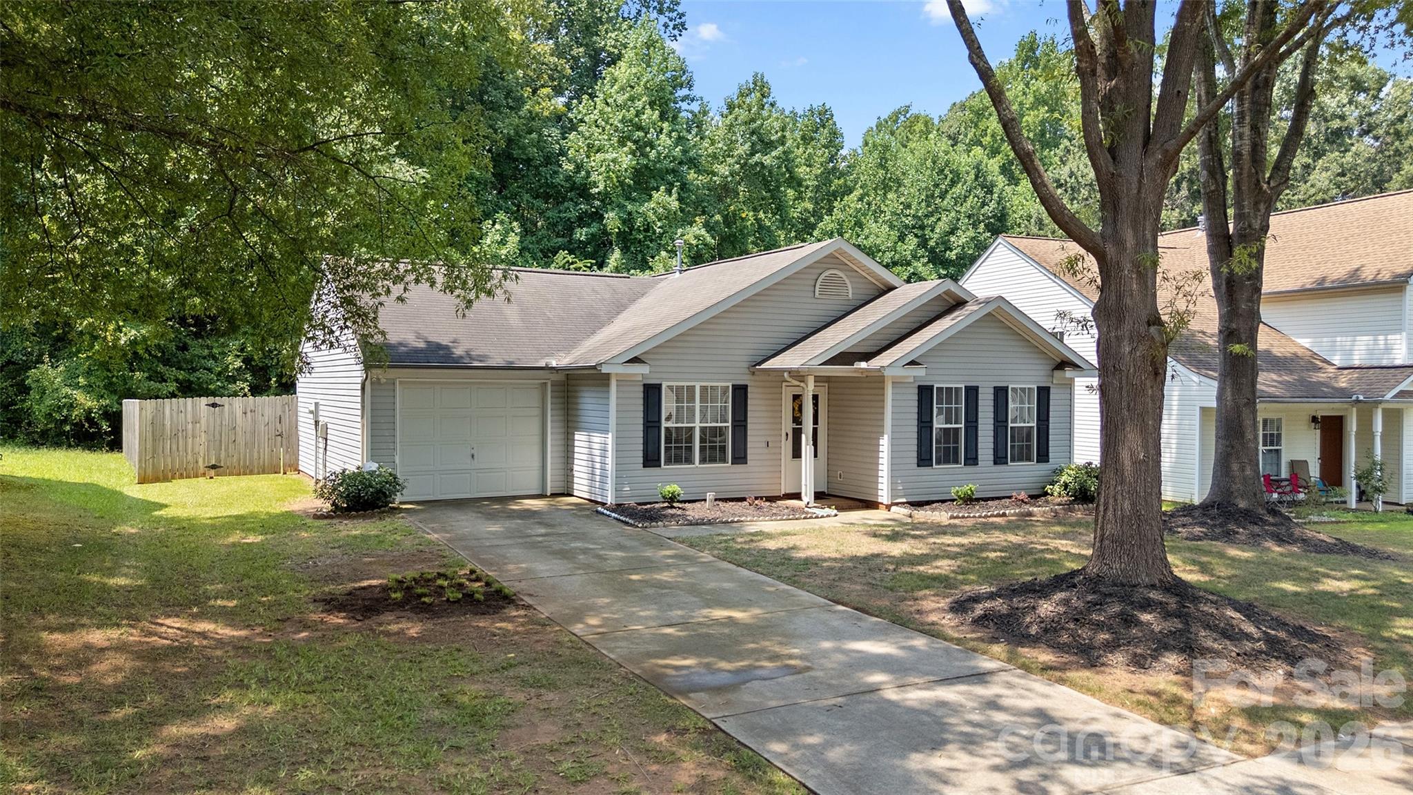 8019 Shiny Meadow Lane Property Photo 1