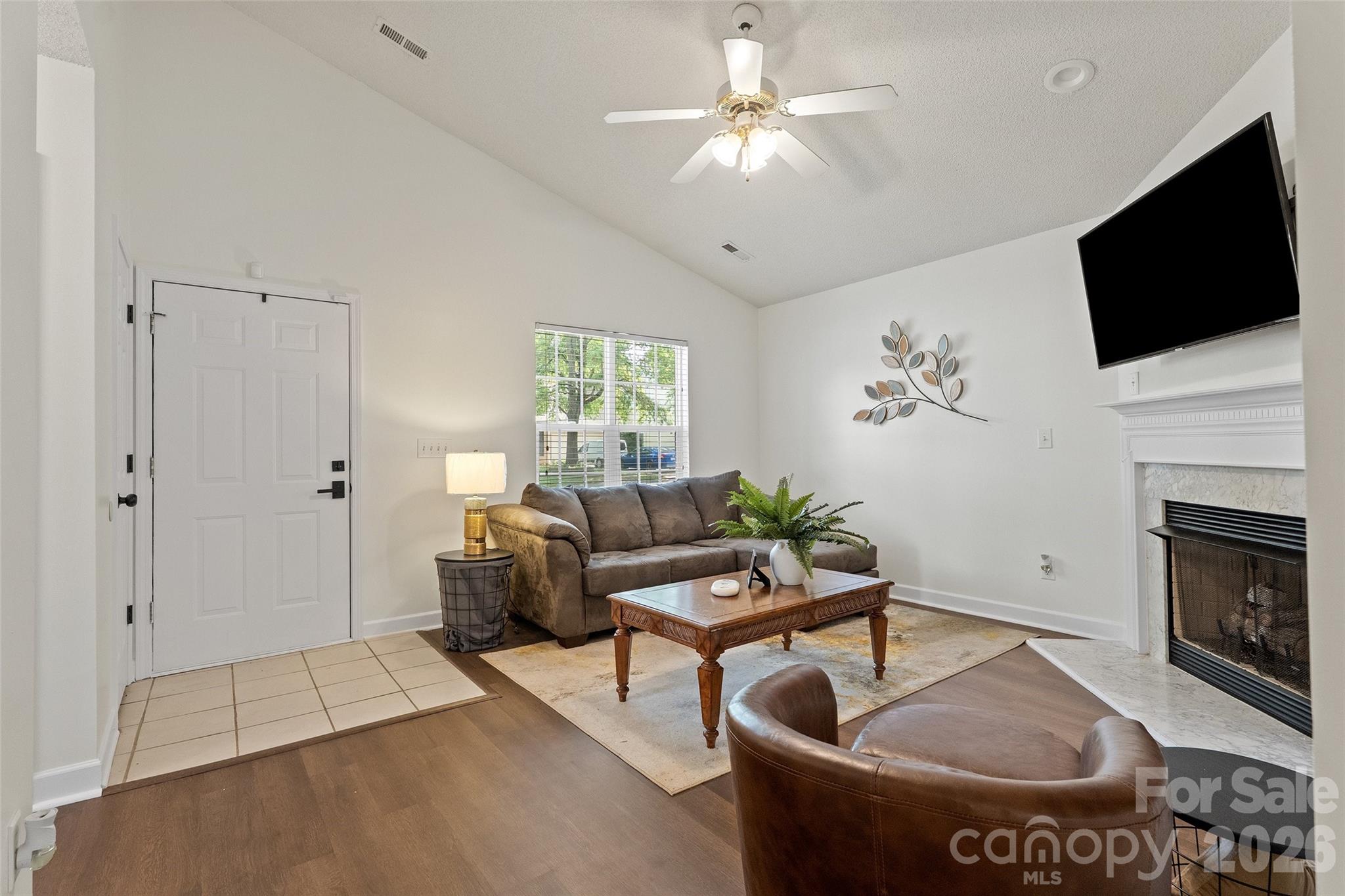 8019 Shiny Meadow Lane Property Photo 4