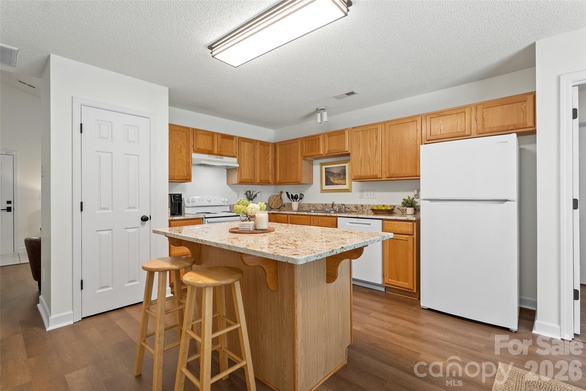 8019 Shiny Meadow Lane Property Photo 7