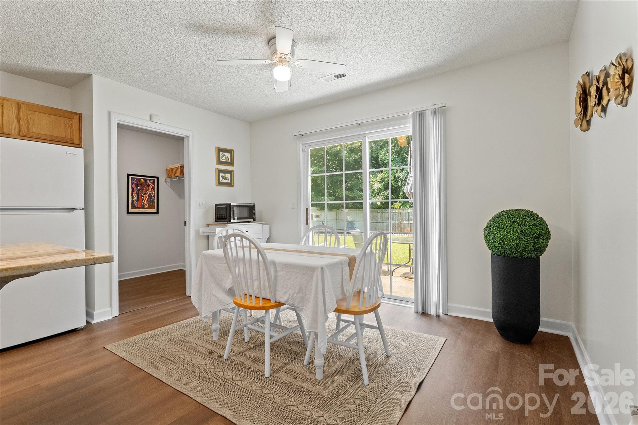 8019 Shiny Meadow Lane Property Photo 10