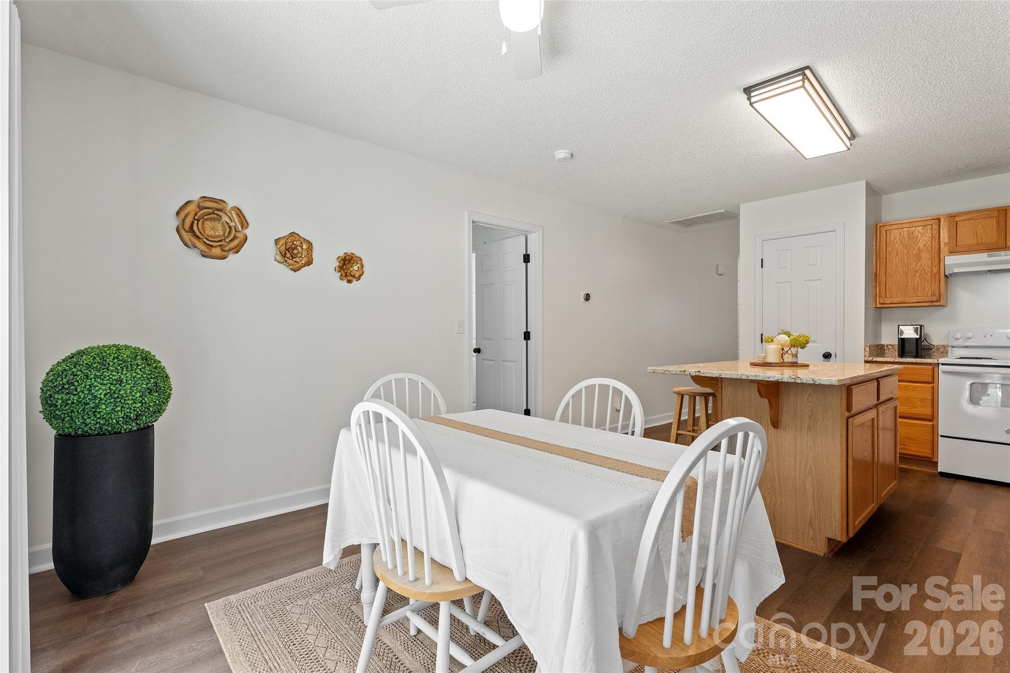 8019 Shiny Meadow Lane Property Photo 11