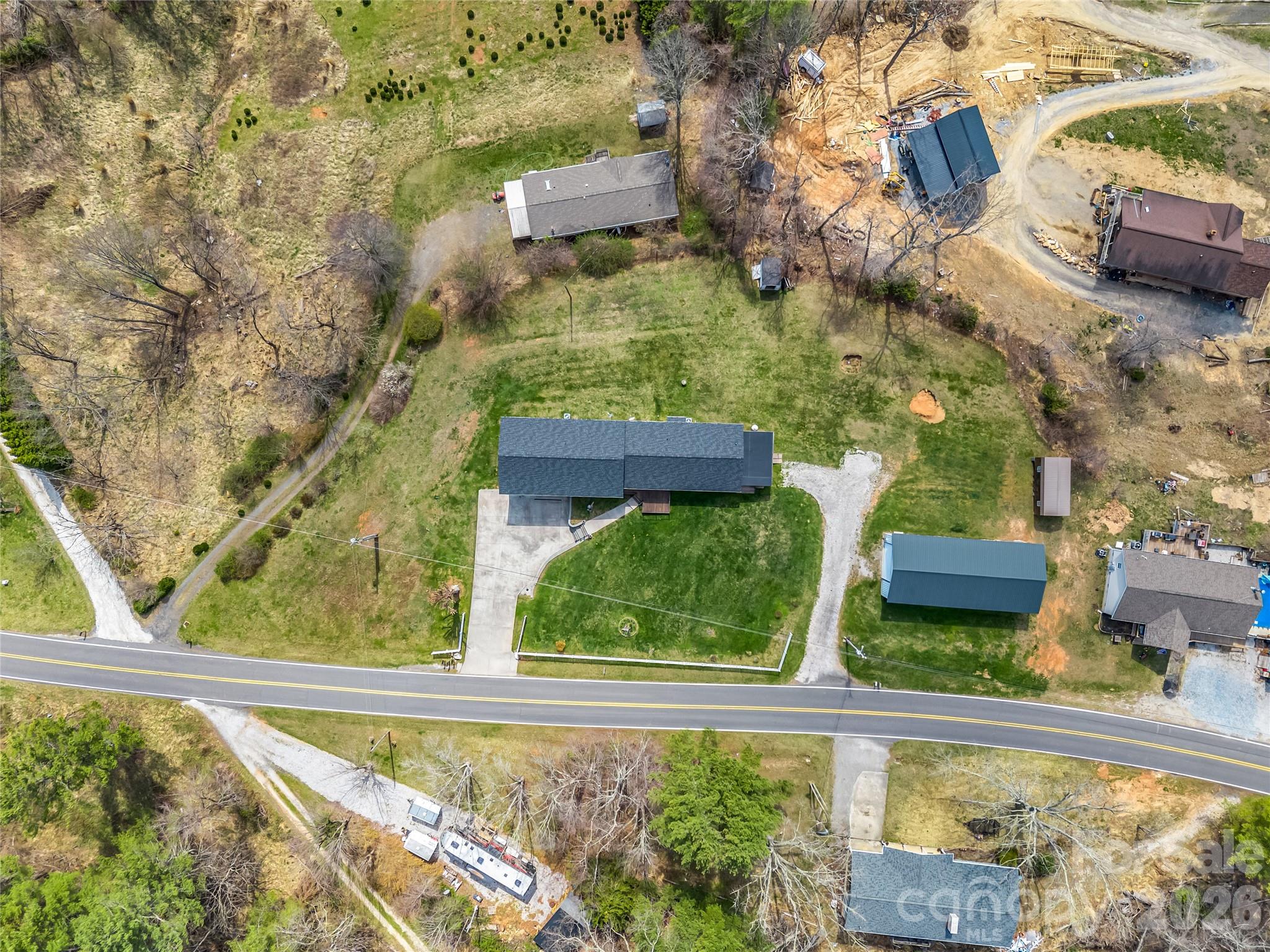 1086 Carters Ridge Road Property Photo 2